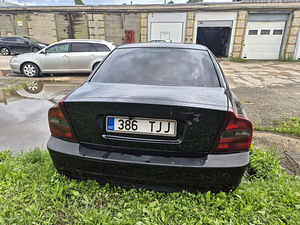 Volvo s80 2.4 120kw 2003 (3 foto / 5)
