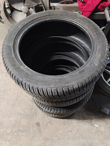 Michelin Crossclimate 245/45/R18 (2 foto / 2)