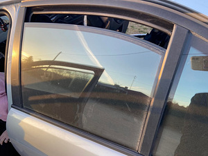 BMW e39 uksed koos pakettklaasidega (4 foto / 6)