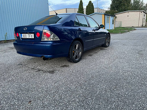 Lexus is 200 manual (5 foto / 11)