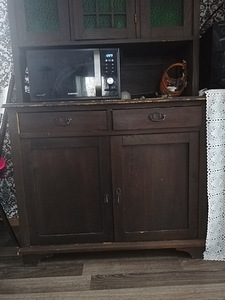 Старинный шкаф (2 фото из 3)