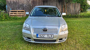 Toyota Avensis (3 foto / 11)