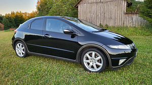 Honda Civic 1.8 Sport (9 foto / 15)