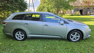 Toyota Avensis 2.0D Linea Sol (4 foto / 14)