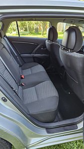 Toyota Avensis 2.0D Linea Sol (12 foto / 14)