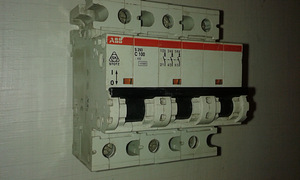 ABB C100 3p kaitselüliti (2 foto / 3)