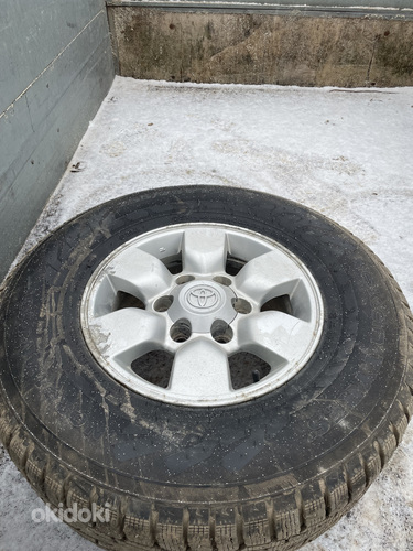 Toyota Hilux 15" оригинальные колеса с шинами (фото #3)