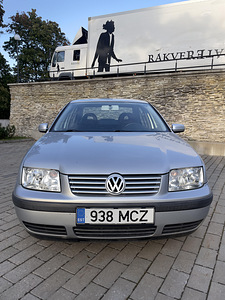 Volkswagen Bora 2.0 85kW (2 foto / 8)