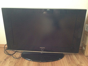 Smart Android Samsung LE32S71 B originaalpuldiga (2 foto / 4)