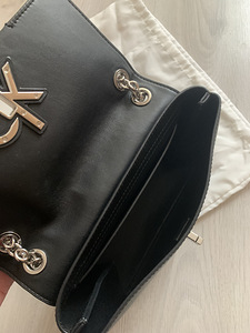 Calvin klein kunstnahast kott (3 foto / 4)