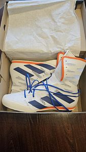 НОВЫЕ боксерки Adidas Box Hog 4 (размер 43 1/3) (2 фото из 4)