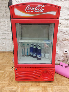 Külmik jookide jaoks Coca Cola (2 foto / 2)