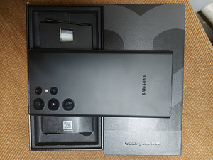 Samsung Galaxy S22 Ultra 256GB Black (1 foto / 2)