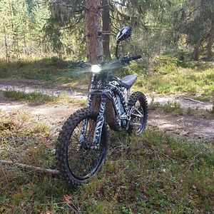 Surron Light Bee X elektri mootorattas (4 foto / 4)