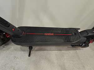 электросамокат Segway Ninebot Max G3 E (2 фото из 10)