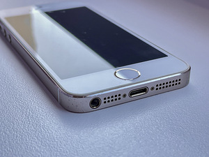 iPhone 5s 16GB Gold (5 foto / 5)