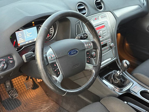 Ford Mondeo (8 фото из 9)
