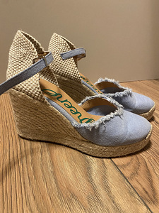 Kiiludega espadrillid, р 39 (2 foto / 3)