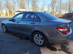 Mercedes-Benz (6 foto / 15)