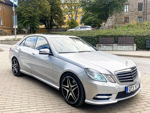 Мерседес-Бенц Е350 (3 фото из 13)