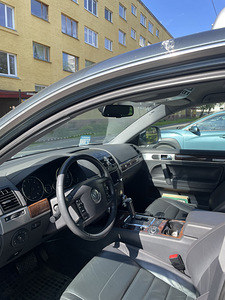 Продам VOLKSWAGEN TOUAREG (1 фото из 3)