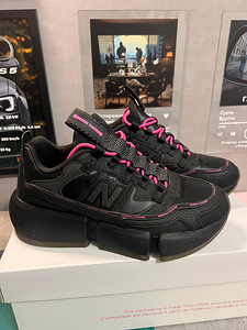 New Balance x Jaden Smith tossud (1 foto / 6)