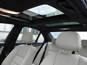 Mercedes-Benz C320 4matic, 165kw (13 foto / 15)