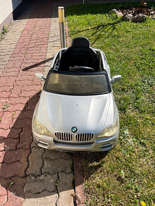 Elektriauto BMW X6 (4 foto / 4)