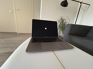 MacBook Pro 13 16 GB 2017 (3 foto / 3)
