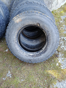 Rehvid 235/75R17,5 prott Michelin 4tk. (2 foto / 6)
