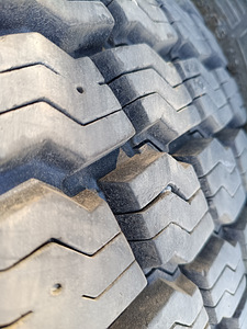 Rehvid 235/75R17,5 prott Michelin 4tk. (3 foto / 6)