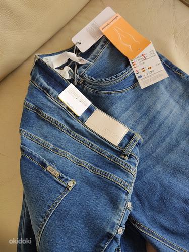 Продам новые джинсы,50 р; 17€ (фото #3)