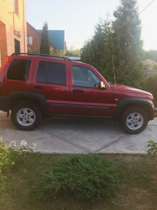 Jeep Cherokee 2.8 TD (9 foto / 14)