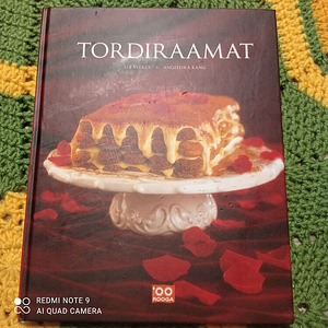 "Tordiraamat" Lia Virkus, Angeelika Kang. 2005a (1 foto / 1)