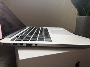 Apple MacBook Pro 13,3” 2015 Retina (2 foto / 6)