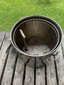 Vahasulataja / vahatöötleja (2 foto / 2)