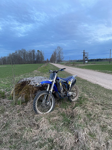 Yamaha YZ 450f (4 foto / 8)