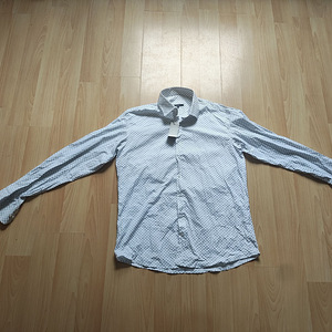 UUS GUCCI MEESTE TRIIKSÄRK XXL SUURUS (2 foto / 2)