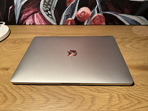 MacBook pro 2017 13” 128 GB (1 foto / 3)