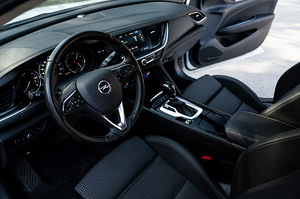 Opel Insignia Grand Sport 1.5d 90kw (7 foto / 11)