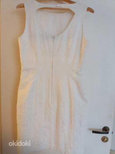 Платье белого цвета, рельефная ткань М / L. (фото #4)