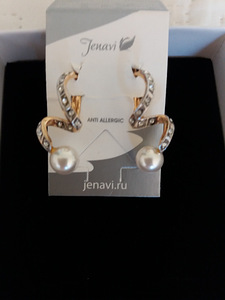Дизайнерские серьги бренда "Jenavi" со стразами Swarovski. (8 фото из 10)