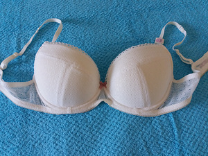 Uus pesukomplekt "Chic", EU -75 C/ EU - 42. (2 foto / 9)