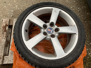 Шипованные шины Nokian 225/45 R17 на литых дисках (SAAB) + з (3 фото из 10)
