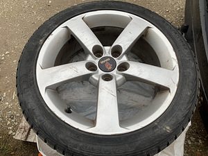 Шипованные шины Nokian 225/45 R17 на литых дисках (SAAB) + з (7 фото из 10)