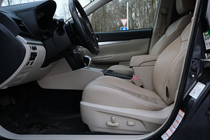 Subaru Outback (8 фото из 14)