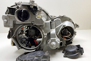 Varuosadeks MB SL R230 '02-'06 Bosch vasak esituli (10 foto / 10)