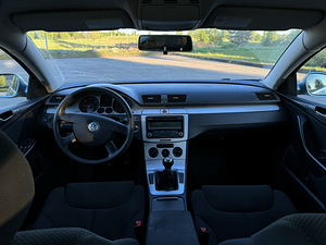 Volkswagen Passat 1.9 77kw (4 фото из 8)