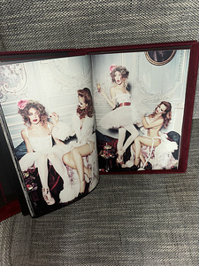 The Story of Olga TASCHEN 2012 (4 foto / 7)
