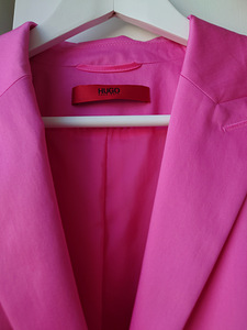 Hugo Boss roosa pintsak s36 (6 foto / 10)